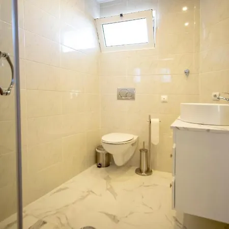 Apartman Chic 1km To The Oura Beach *