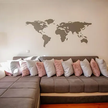 Apartment Chic 1km To The Oura Beach