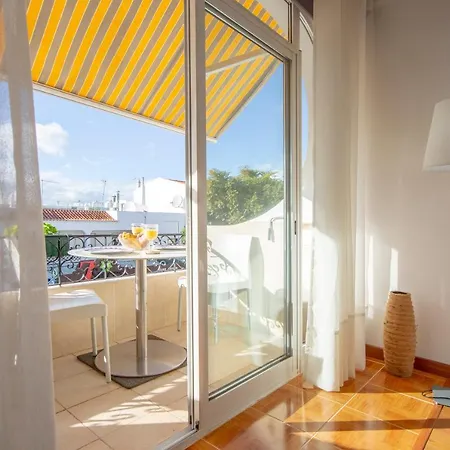 Chic 1km To The Oura Beach Appartement