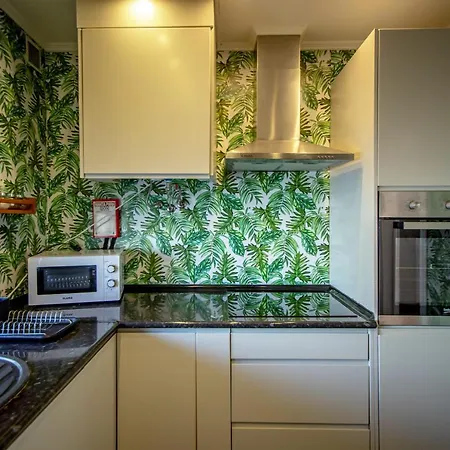 Apartment Chic 1km To The Oura Beach *