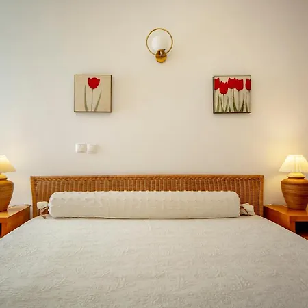 Apartment Chic 1km To The Oura Beach